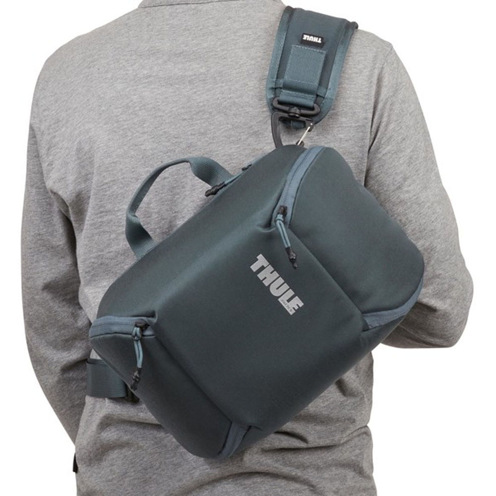 Thule Covert DSLR Backpack 24L