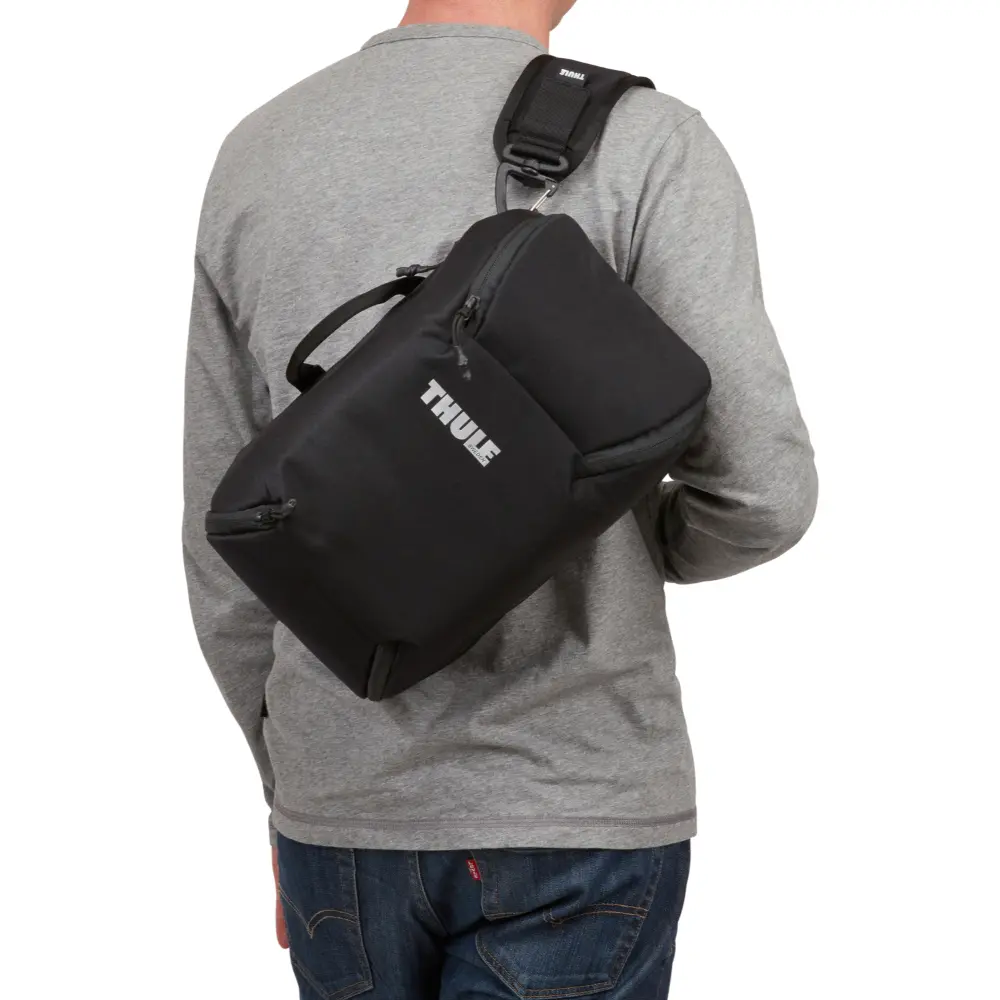 Thule Covert DSLR Backpack 32L