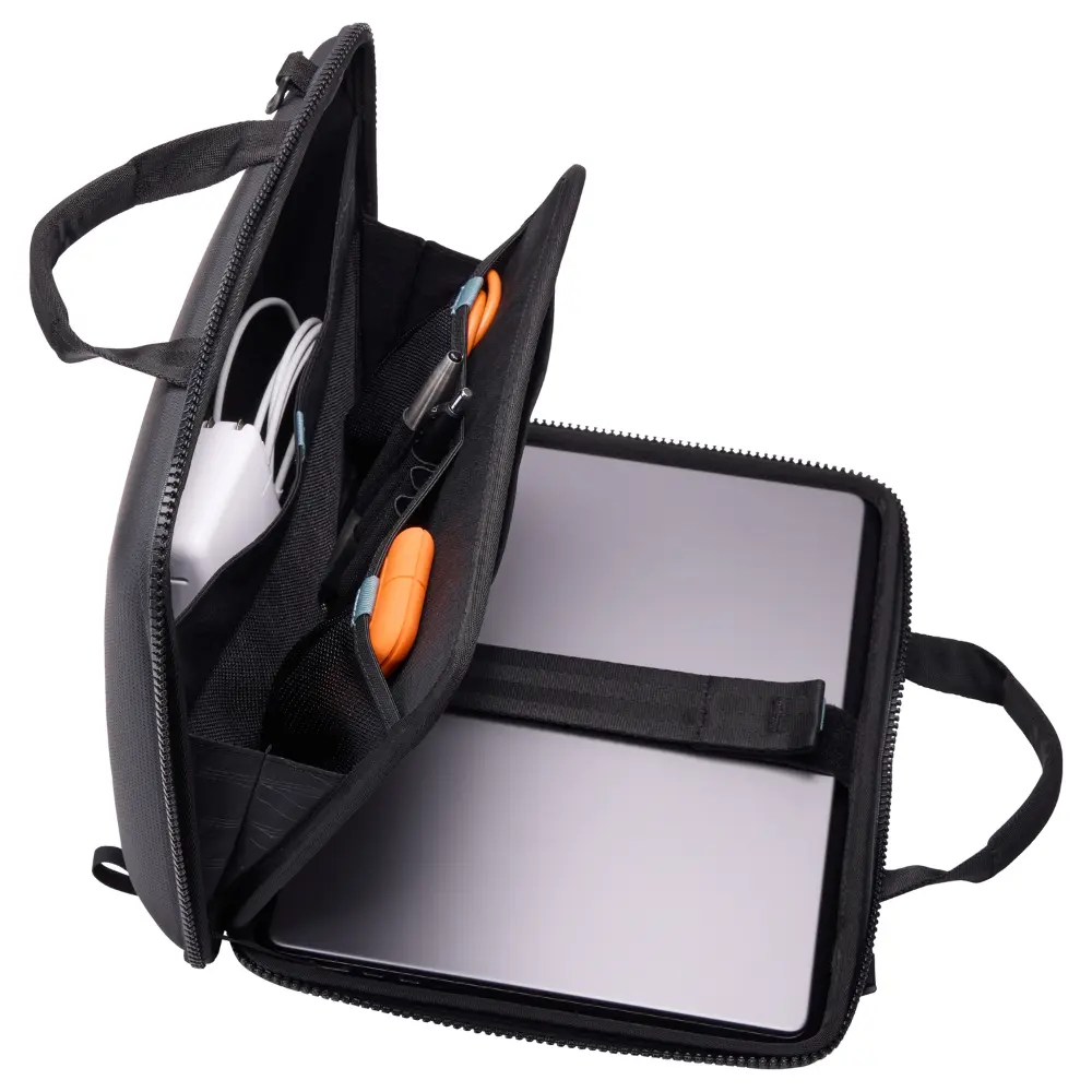 Thule Gauntlet MacBook Pro&reg; Attach&#233; 14"